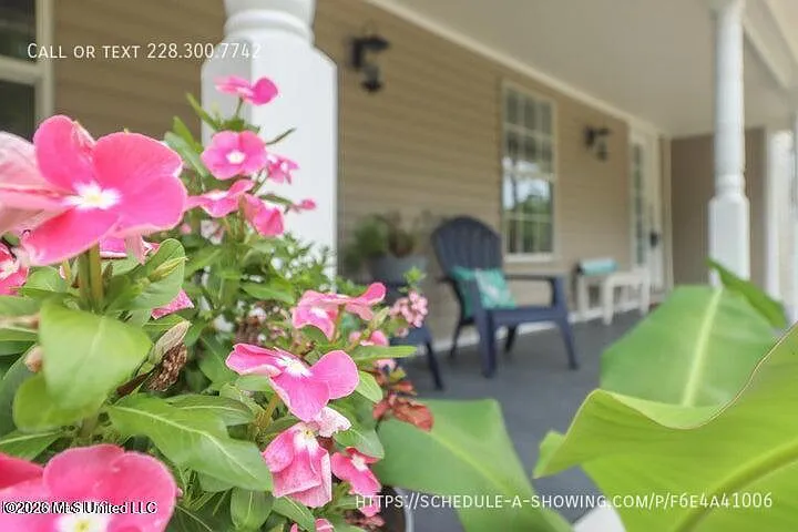 912 Maple St — Photo 3