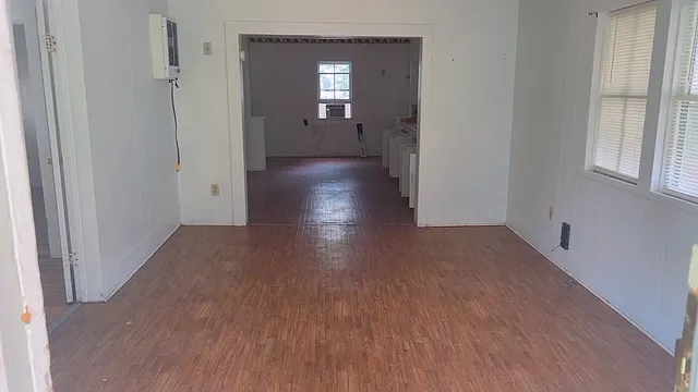 604 E Jefferson St — Photo 2