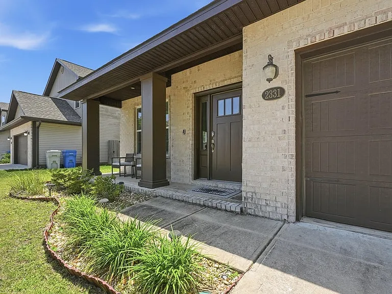 2331 Hadleigh Hills Ct — Photo 3