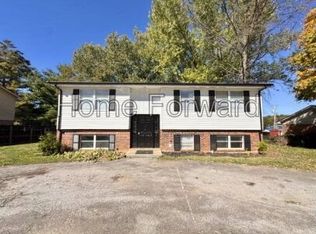 126 Bourbon Hills Dr #B, Paris, KY 40361
