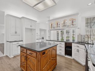 1405 Briar Dr, Bedford, TX 76022