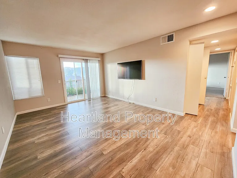 906 S Rancho Santa Fe Rd #D — Photo 2