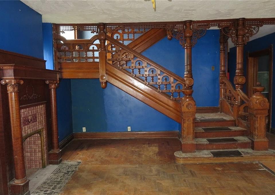 2nd image of 415 S Washington St #3