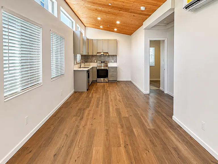 4382 Bixby Way — Photo 3