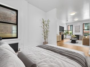300 W 10th St #2A, New York, NY 10014
