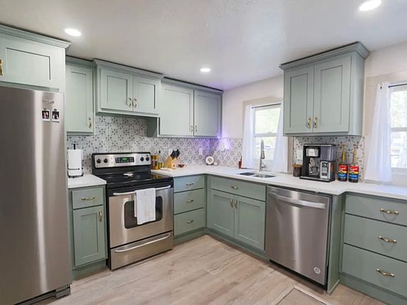 2nd image of 1155 Taylor Ave