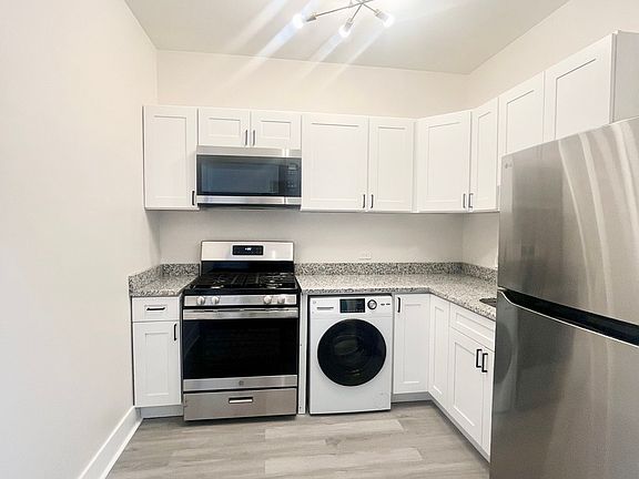 2nd image of 2258 S Sacramento Ave #1