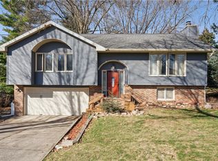 2377 SE 13th St, West Des Moines, IA 50265