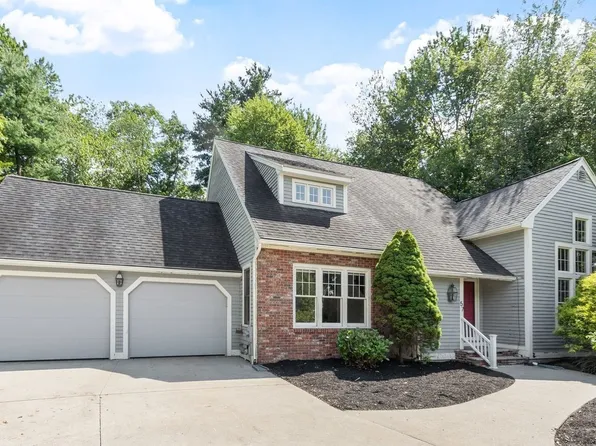 57 Cobblestone Cir, North Andover, MA 01845