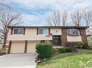 3005 Yellowstone Dr, Lawrence, KS 66047