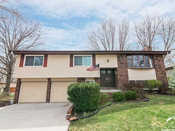 3005 Yellowstone Dr, Lawrence, KS 66047