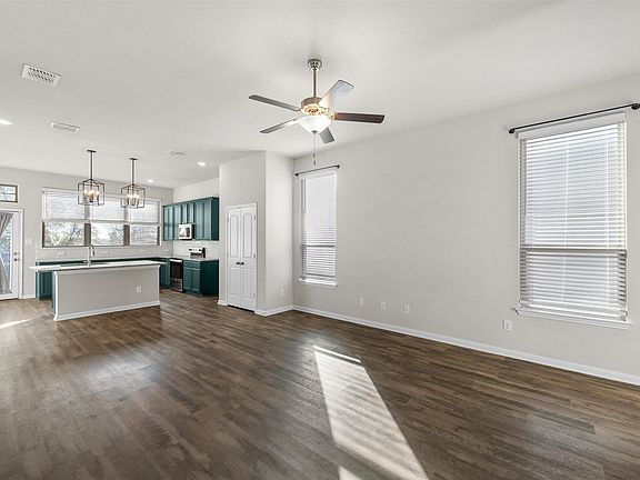 5th image of 10421 Arabella Ln