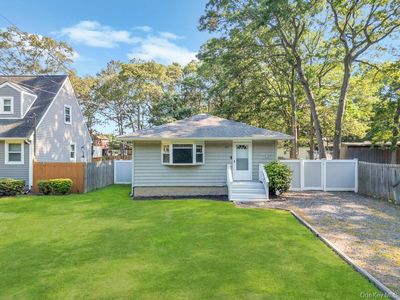 62 Eleanor Avenue, Mastic, NY, 11950