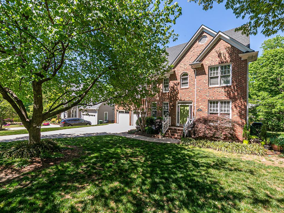 1st image of 108 Ferncroft Ct