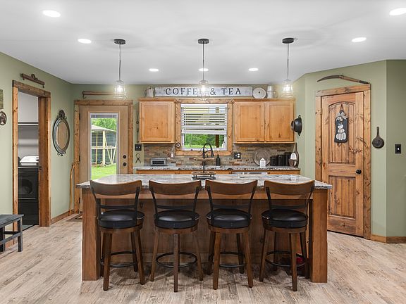 5th image of 13217 Farm Road 195