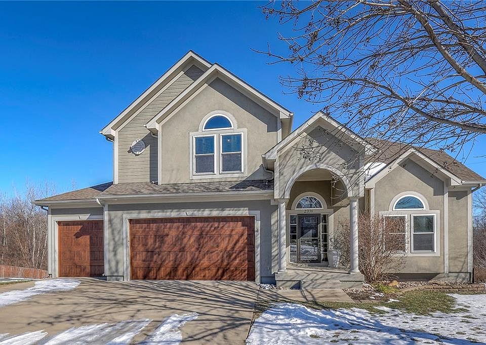 1st image of 2308 NE Overland Dr