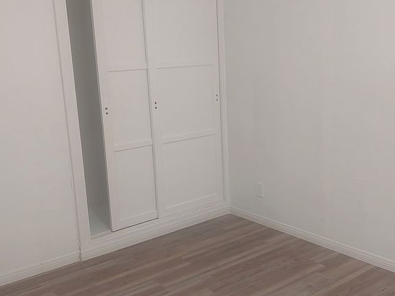 5th image of 1250 Vine St #1