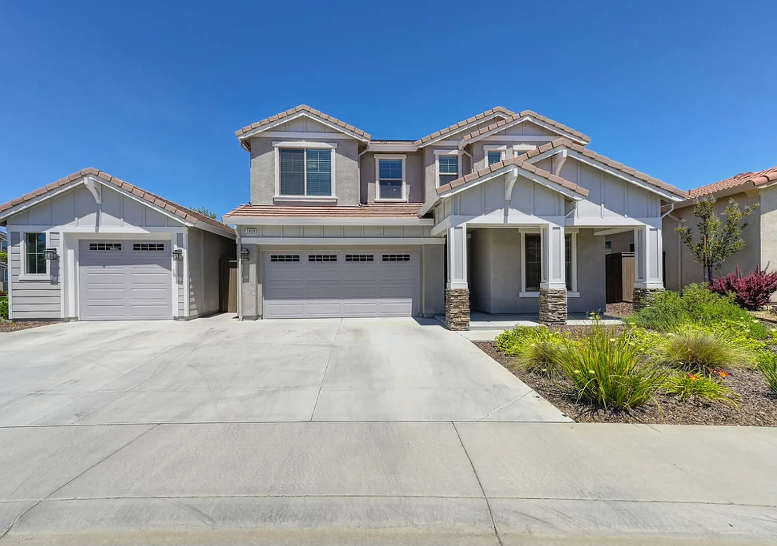 3 bedroom SOLAR Home in Rocklin Gated Community — Photo 1