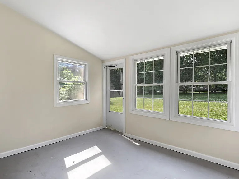 3 Golden Hill Rd #B — Photo 8