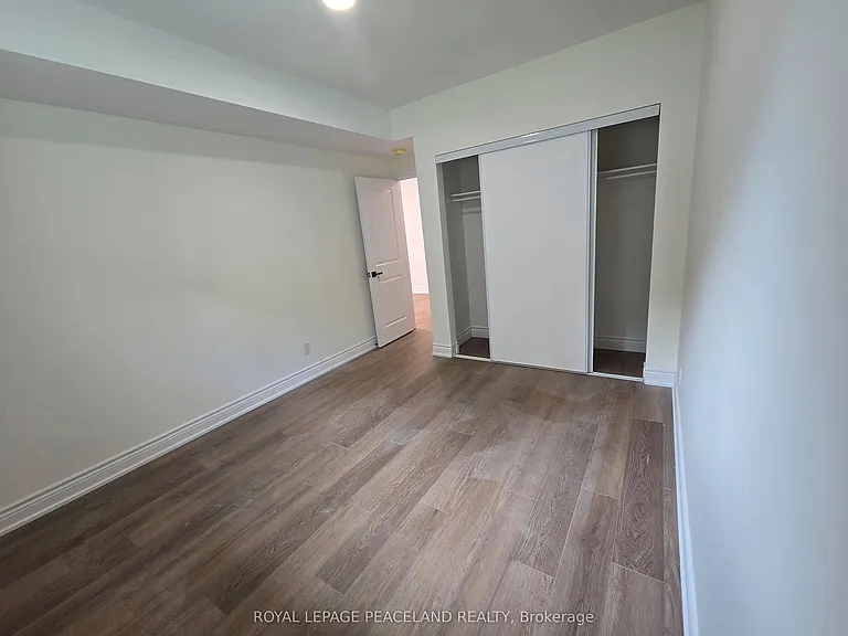 556 Spadina Cres #LANEWAY HSE LWR — Photo 4
