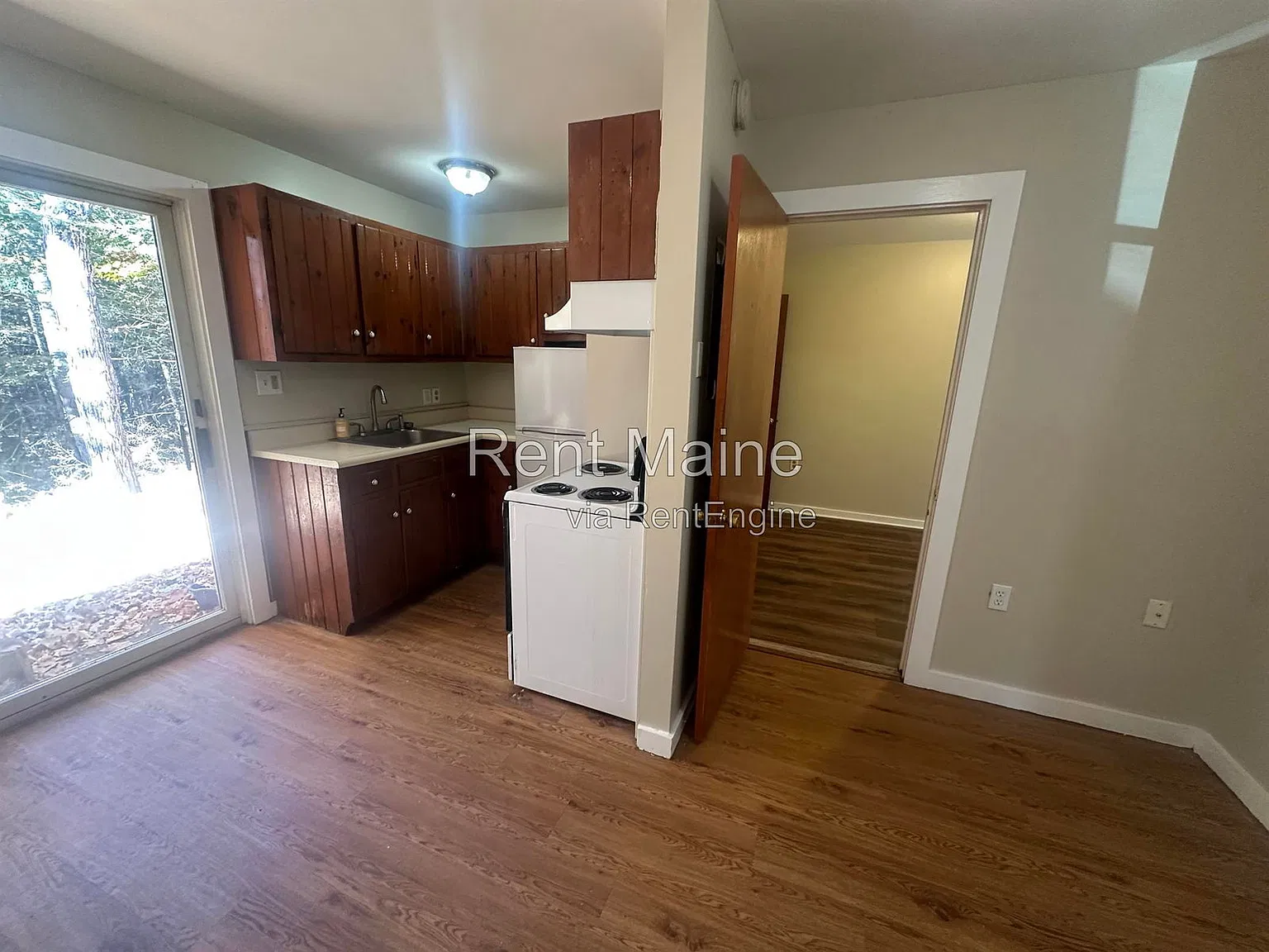 1 bed, 1.0 bath, 425 sqft, $990 — Photo 3