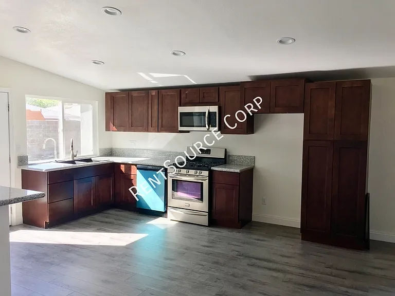 44329 Gingham Ave — Photo 5