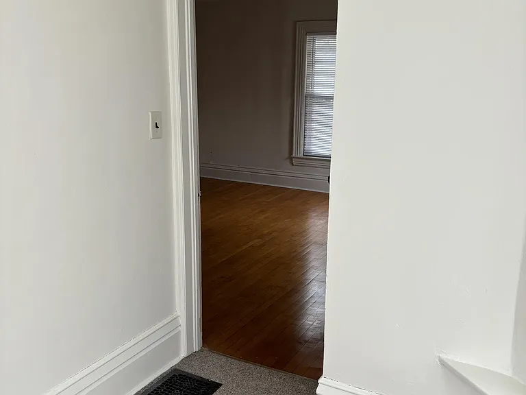 717 Scott Ave — Photo 8