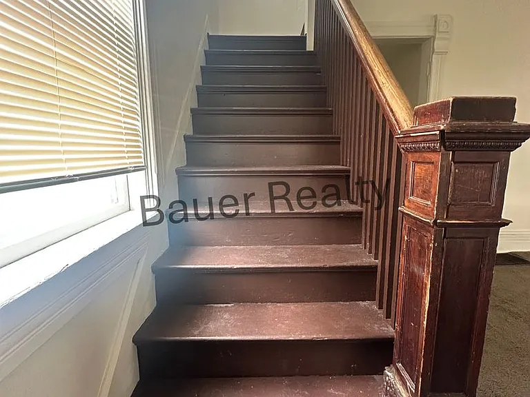 237-239 Maple St — Photo 15