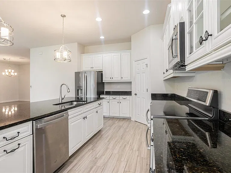 212 Shell Creek Ct — Photo 23