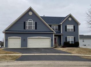 4730 Saginaw St, Lake In The Hills, IL 60156