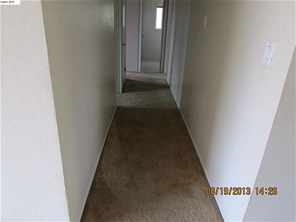 5th image of 471-085 Emerson Dr
