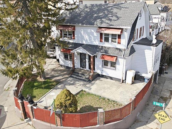 4th image of 793 N Oak Drive