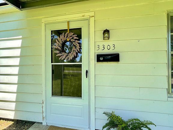 2nd image of 3303 Peacock St