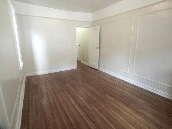 2nd image of 114 W 238th St APT 1G