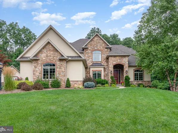 1392 Fox Hill Dr #L-0008, Palmyra, PA 17078