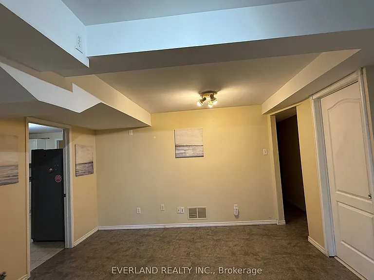 156 Bristol Rd #BASEMENT — Photo 3