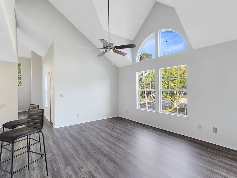 6178 Westgate Dr #304 — Photo 20