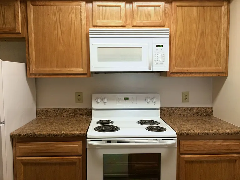 Stone Pointe Village — Photo 37