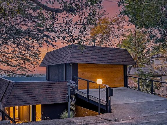3rd image of 6833 Snake Rd