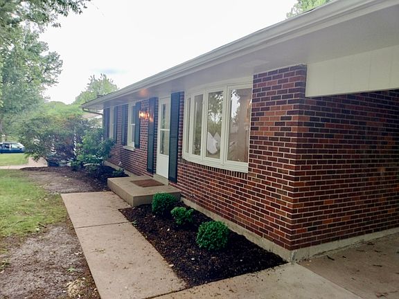 3rd image of 1551 Beecher Dr