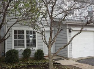 2710 Loveland St, Naperville, IL 60564