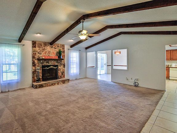 4th image of 629 Crown Ln