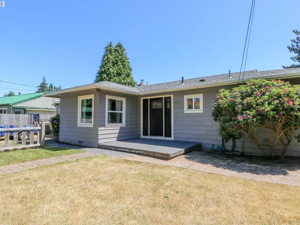 1183 Ocean Ter, Coos Bay, OR 97420