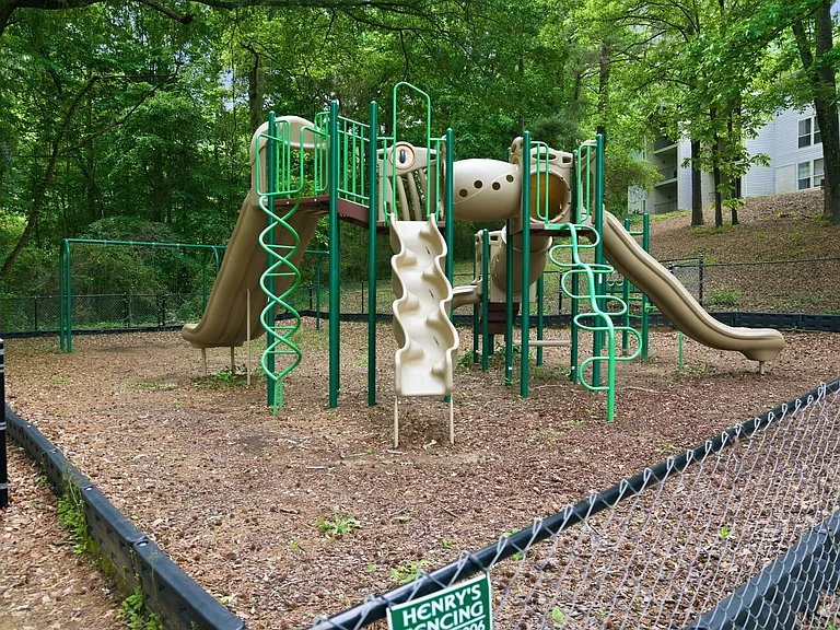 The Landing on Emerald Pointe — Photo 16