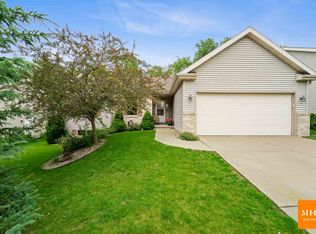 6526 Appleglen Ln, Madison, WI 53719