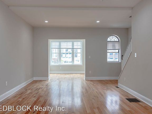 2nd image of 5951 Belmar St
