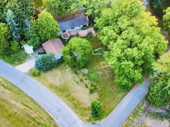 W13402 Lake Drive, Lodi, WI 53555