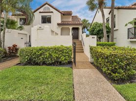7888 Granada Pl, Boca Raton, FL