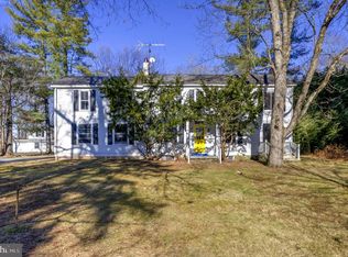 25 Elm Ridge Rd, Pennington, NJ 08534