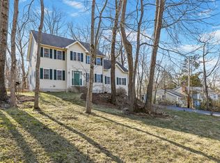 30 Oakridge Rd, Holden, MA 01520